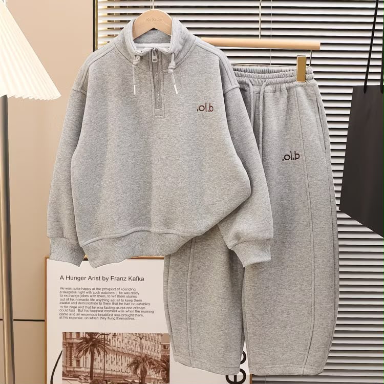 Robe satinée élégante
